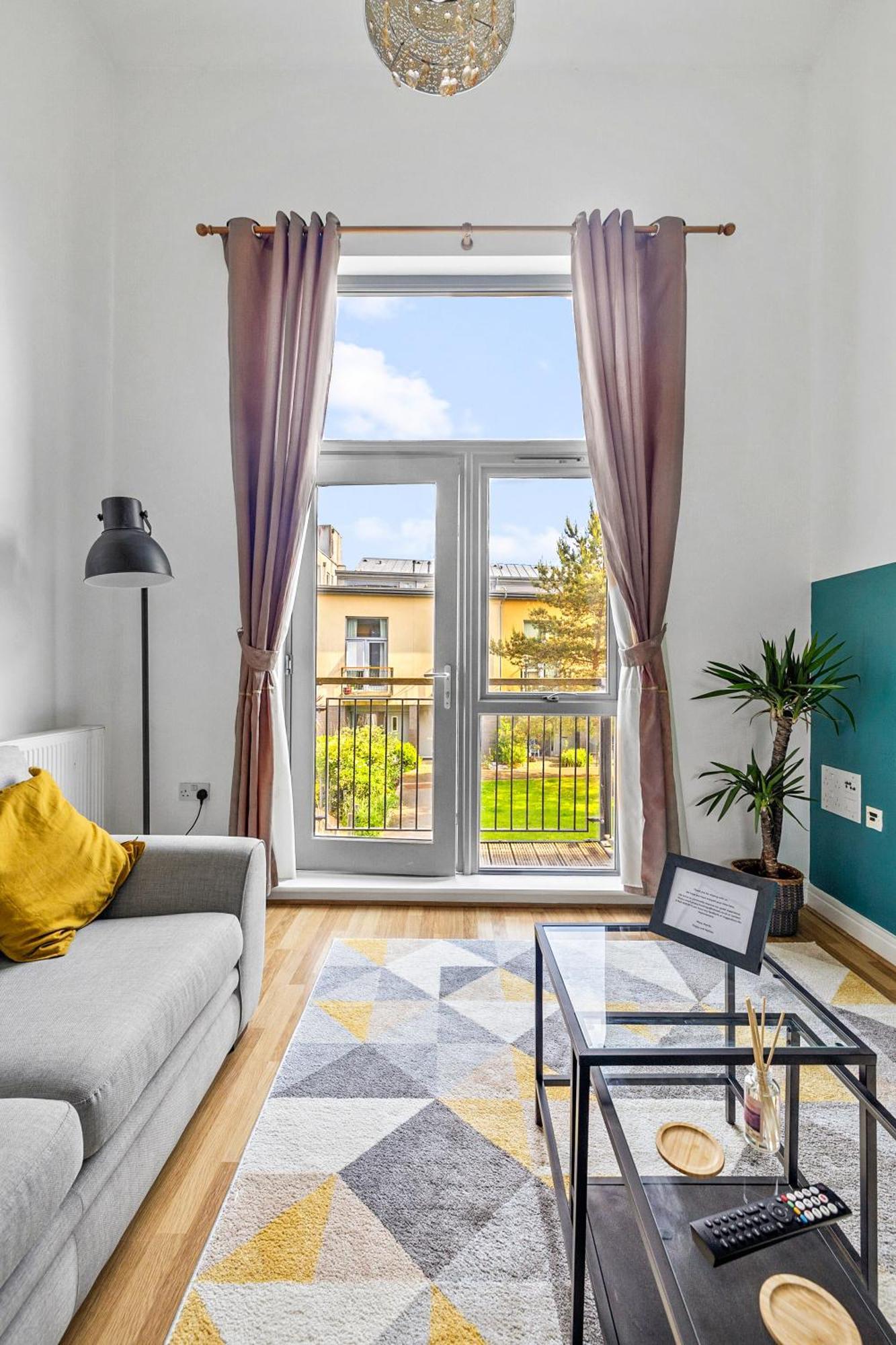 Spacious House By Quay - Sleeps 7 - Free Parking Plymouth Buitenkant foto