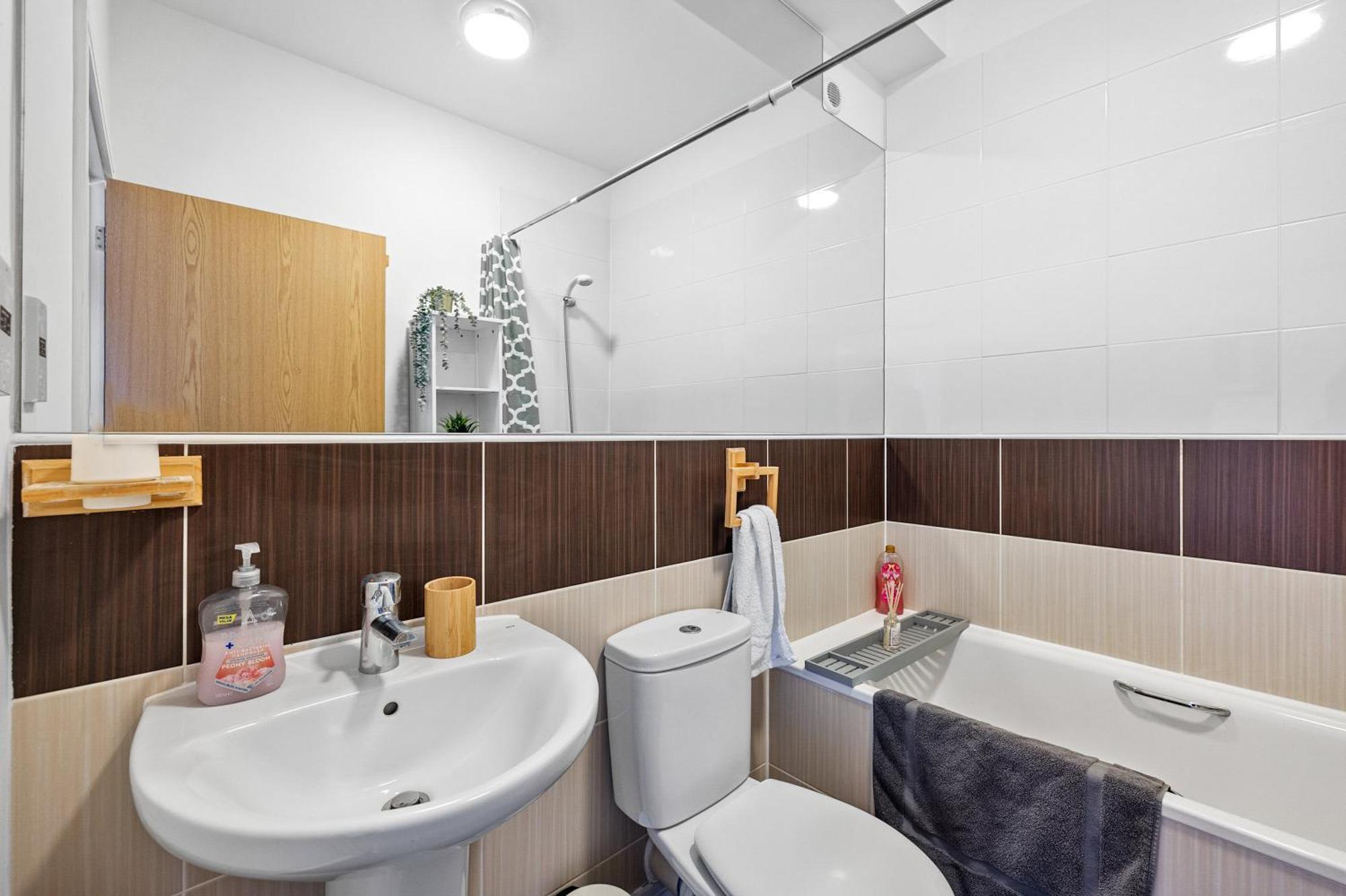 Spacious House By Quay - Sleeps 7 - Free Parking Plymouth Buitenkant foto