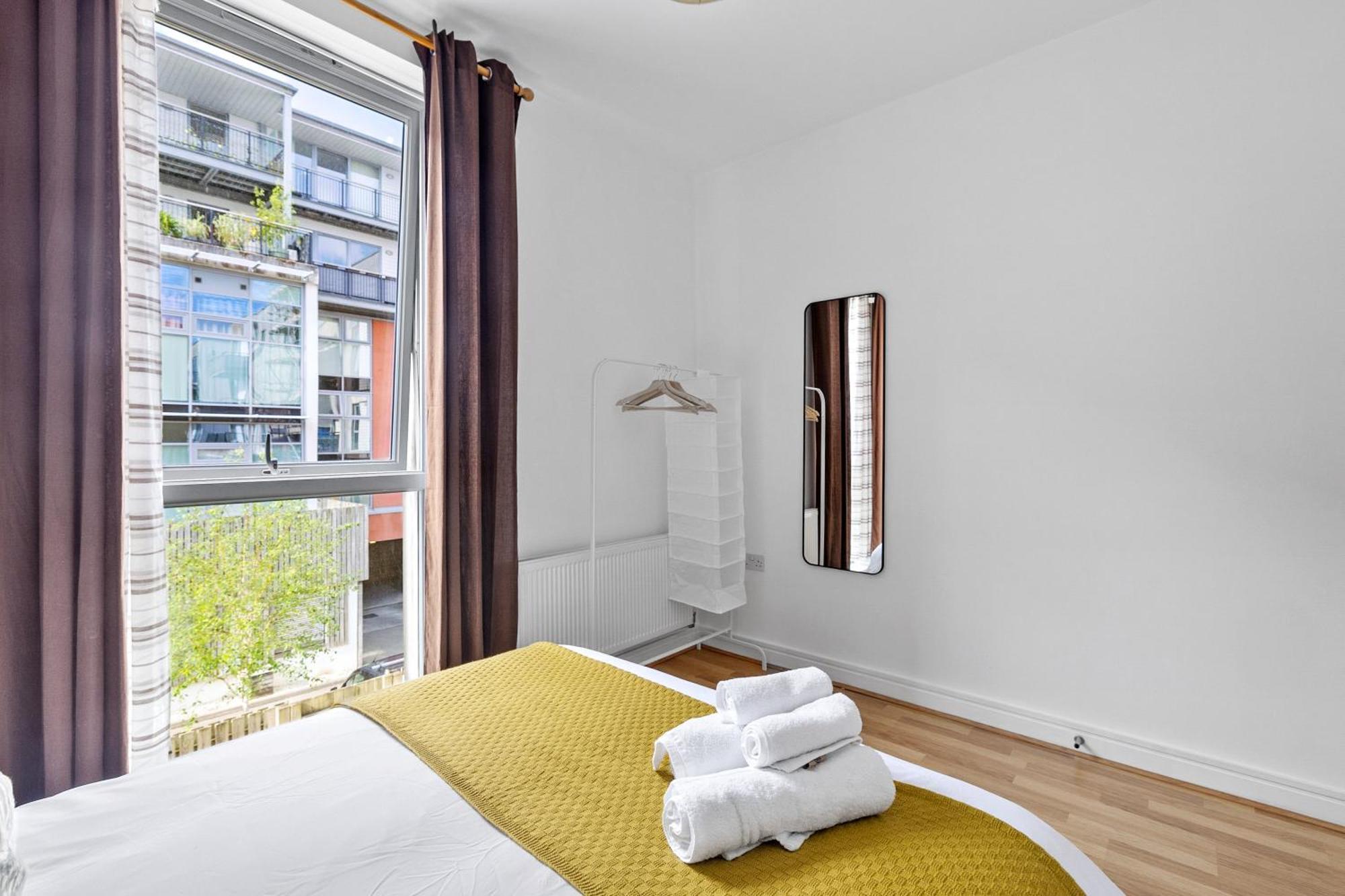 Spacious House By Quay - Sleeps 7 - Free Parking Plymouth Buitenkant foto