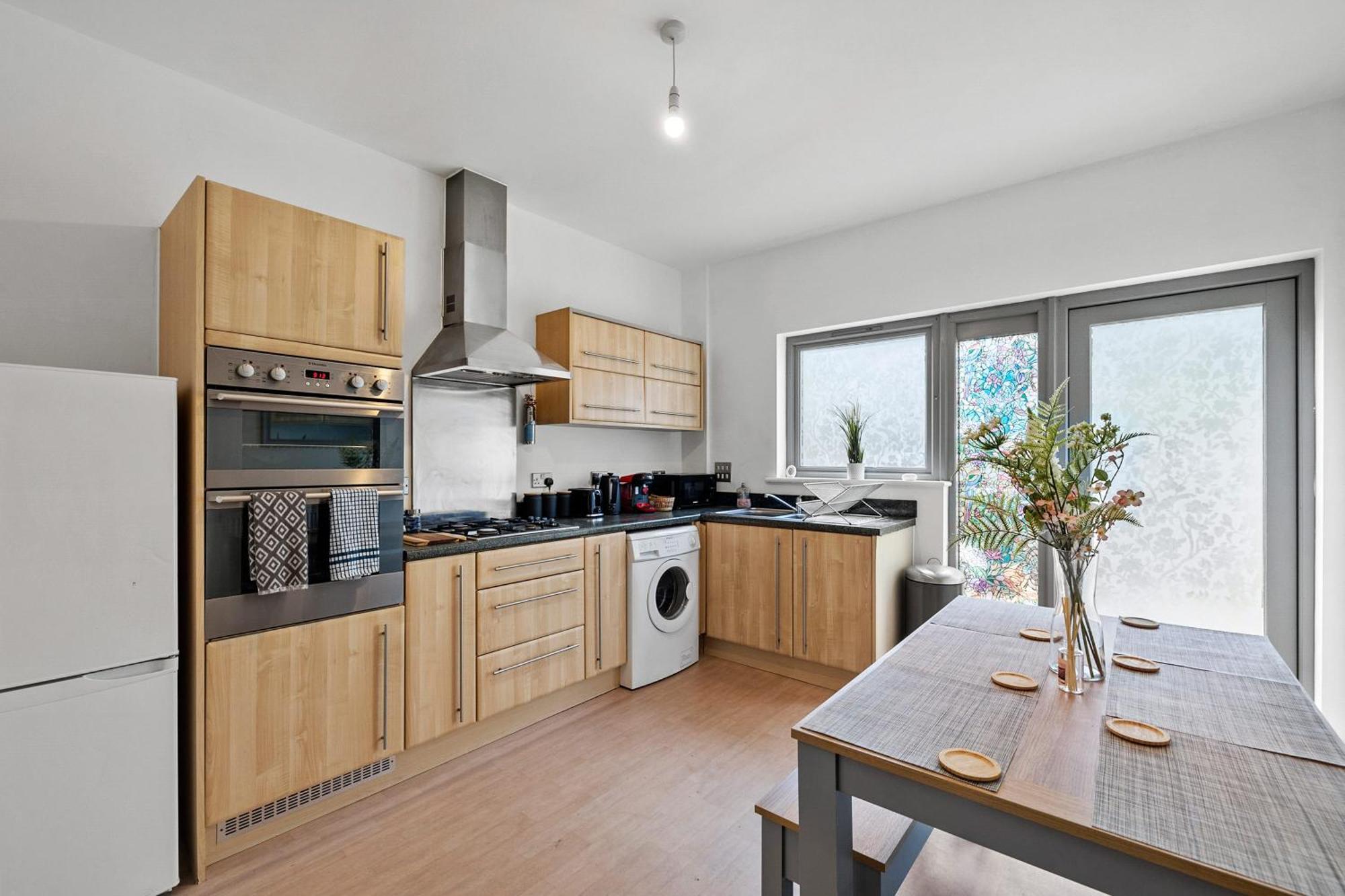 Spacious House By Quay - Sleeps 7 - Free Parking Plymouth Buitenkant foto